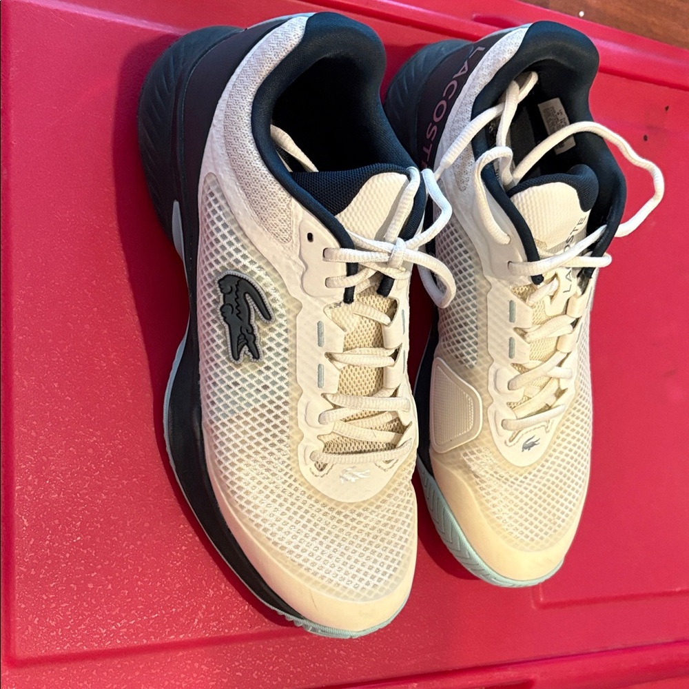 Lacoste sneaker women’s size 8